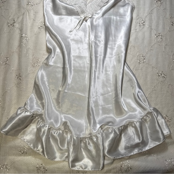 vintage y2k white satin ruffle‑hem slip dress – best for size s/m - Picture 2 of 3